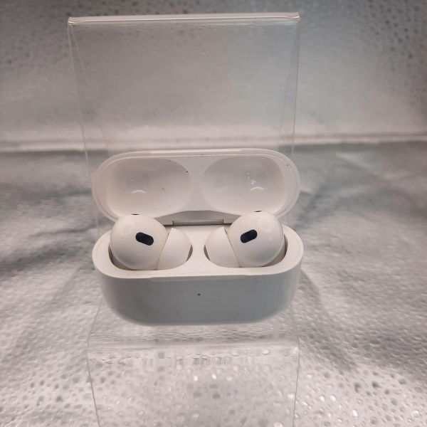Купить Реплика Apple AirPods Pro 2  (A2931, A2698, A2699, A3047, A3048, A3049) в Томск за 700 руб.