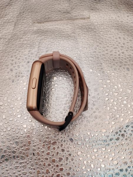 Купить Huawei Band 6 (FRA-B19) с СЗУ в Томск за 550 руб.