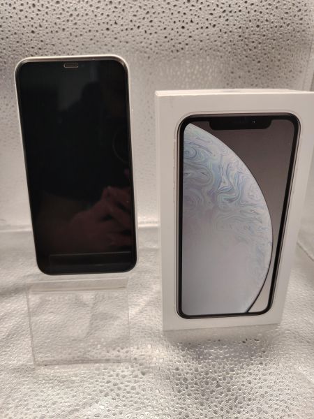 Купить Apple iPhone XR 64GB в Томск за 7500 руб.