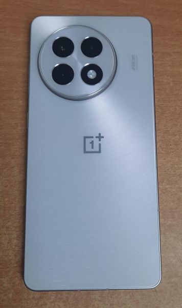 Купить OnePlus Ace 5 12/256GB Duos в Томск за 27000 руб.