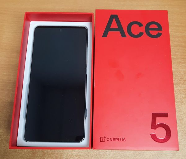 Купить OnePlus Ace 5 12/256GB Duos в Томск за 27000 руб.