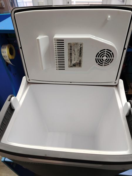 Купить SunWind EF-30220 в Томск за 2700 руб.