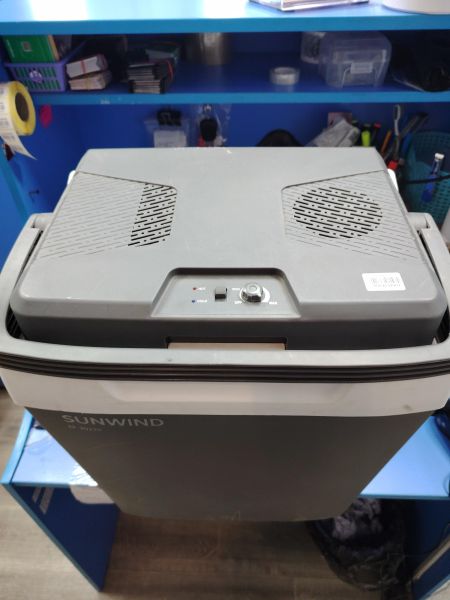 Купить SunWind EF-30220 в Томск за 2700 руб.