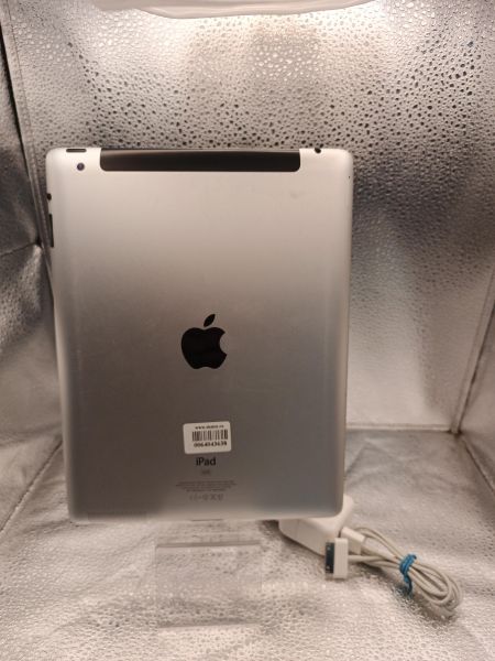 Купить Apple iPad 2 2011 32GB (A1396 MC773-993) (с SIM, с СЗУ) в Томск за 1700 руб.
