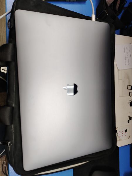 ноутбук Apple MacBook Pro 15 2019 (A1990) (i7, 16/512GB) в Томск
