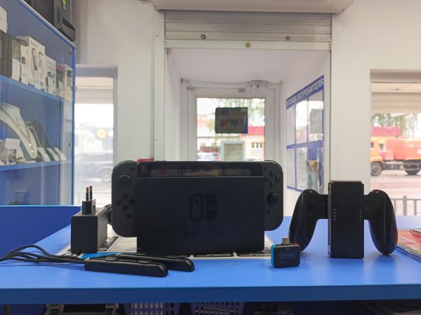 игровая приставка Nintendo Switch HAC-001 в Томск