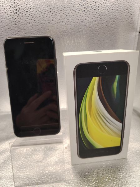 сотовый телефон Apple iPhone SE 2nd gen. 2020 64GB в Томск