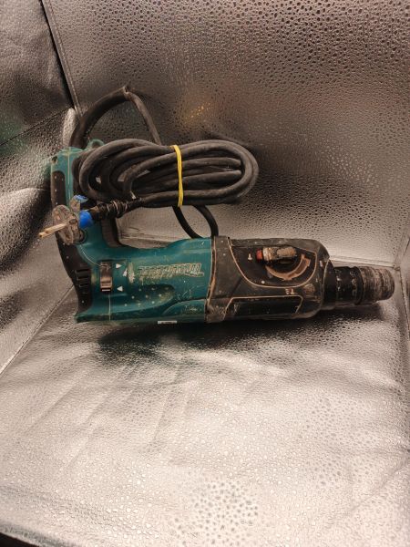 перфоратор сетевой Makita HR2470 в Томск