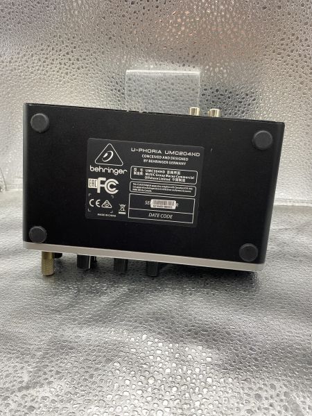 звуковая карта Behringer UMC204HD в Томск