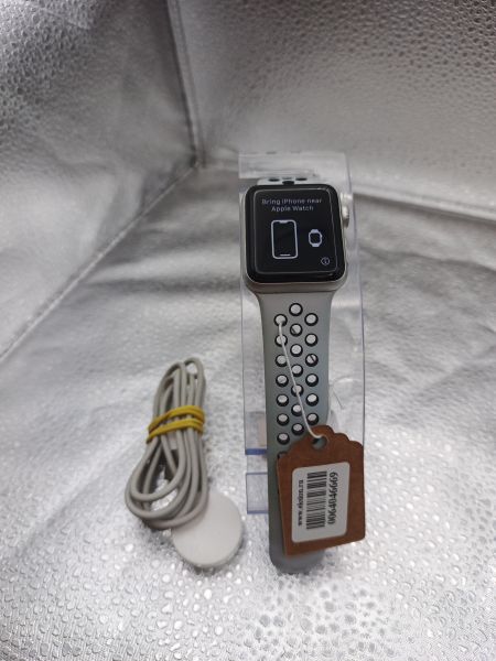 умные часы и браслеты Apple Watch Series 3 38mm (A1858) с СЗУ в Томск