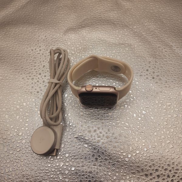 Купить Apple Watch Series 9 41mm (A2978) с СЗУ в Томск за 16000 руб.