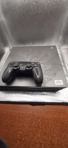 Купить Sony PlayStation 4 Pro 1TB (CUH-7208B) в Томск за 25000 руб.