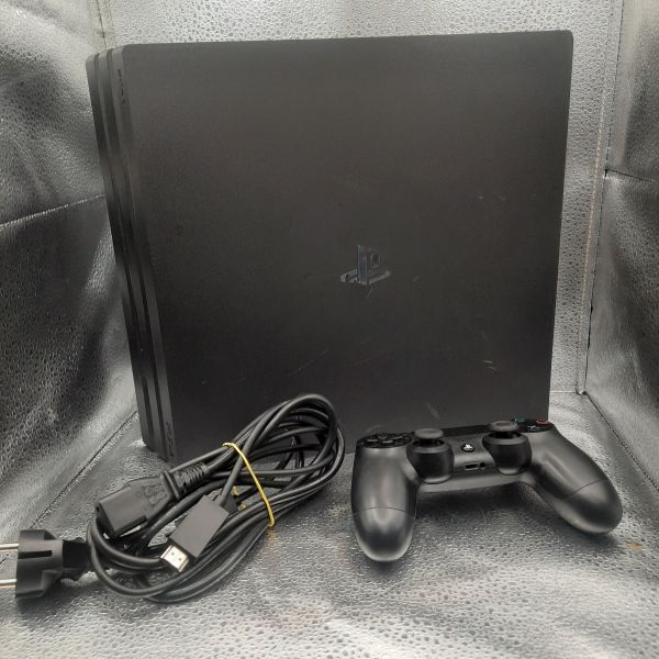 Купить Sony PlayStation 4 Pro 1TB (CUH-7008B) в Томск за 21200 руб.