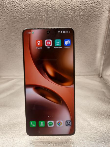 Купить Realme GT 7T 12/256GB (RMX5085) Duos в Томск за 24800 руб.