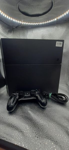 Купить Sony PlayStation 4 1TB (CUH-1208B) в Томск за 13400 руб.
