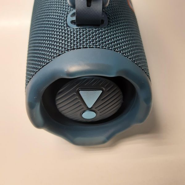 Купить JBL Charge 6 в Томск за 7500 руб.