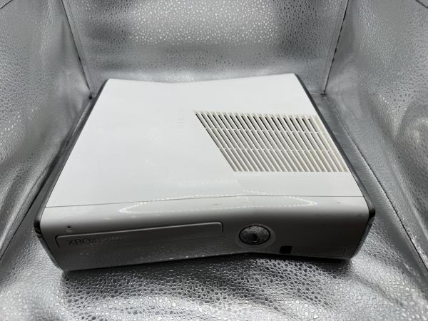 Купить Microsoft Xbox 360 S 4GB (1439) в Томск за 6500 руб.