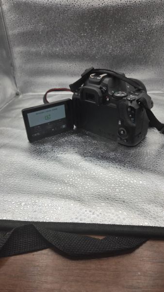 фотоаппарат Canon EOS 250D (DS126761) kit с СЗУ в Томск