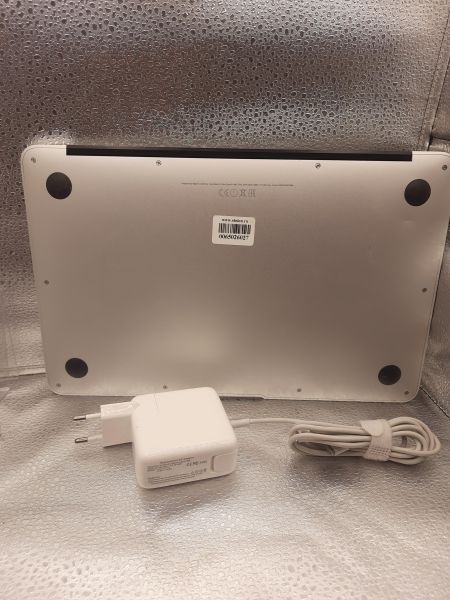 ноутбук Apple MacBook Air 11 Early 2014 4/128GB (A1465) в Томск