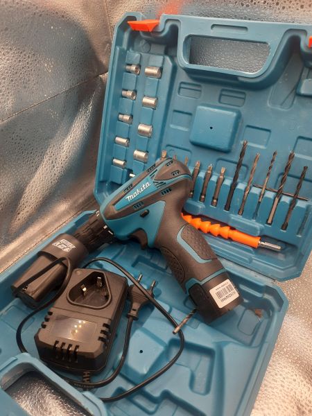 шуруповёрт аккумуляторный Реплика Makita (акк. шуруп. + набор инструментов) с СЗУ в Томск