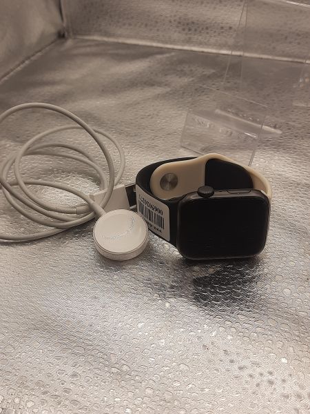 умные часы и браслеты Apple Watch SE 44mm (A2352) с СЗУ в Томск