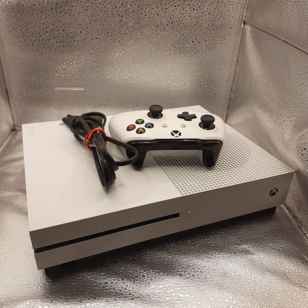 игровая приставка Microsoft Xbox One S 1000GB (1681, с дисководом) в Томск