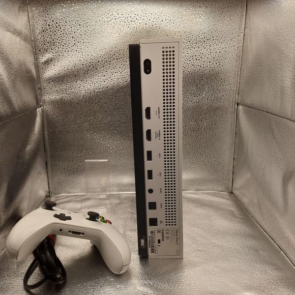 игровая приставка Microsoft Xbox One S 1000GB (1681, с дисководом) в Томск