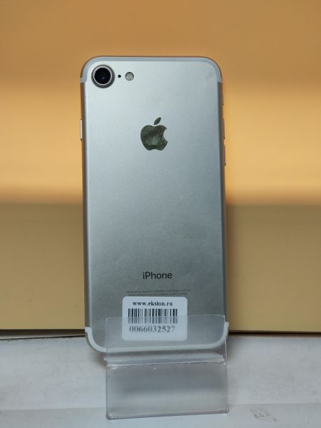 Купить Apple iPhone 7 32GB в Томск за 4349 руб.