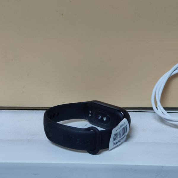 Купить Xiaomi Smart Band 8 (M2239B1) с СЗУ в Томск за 1300 руб.