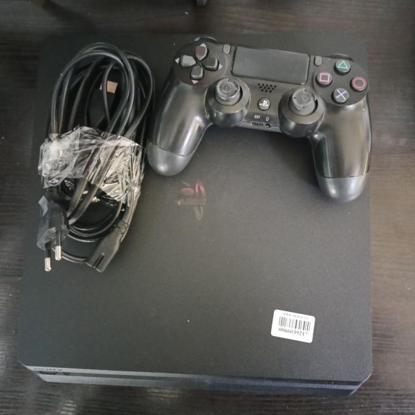 Купить Sony PlayStation 4 Slim 1TB (CUH-2208B) в Томск за 15300 руб.