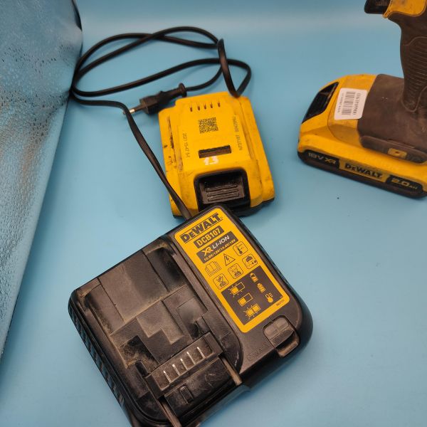 Купить DeWALT DCD771-KS с СЗУ в Томск за 3500 руб.