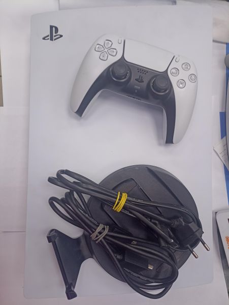 Купить Sony PlayStation 5 825GB (CFI-1208A) в Чита за 31500 руб.