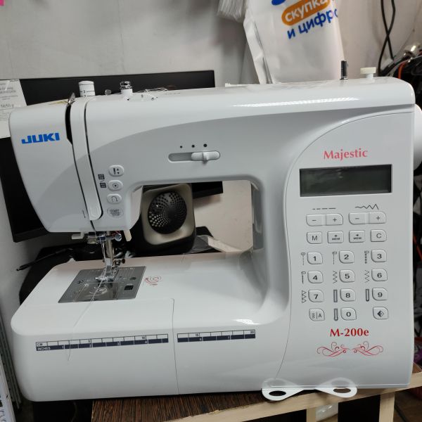 Купить Juki Majestic M-200E в Томск за 12900 руб.