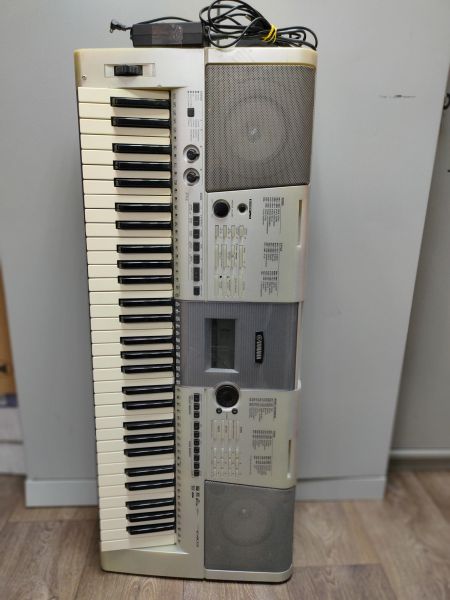 синтезатор Yamaha PSR-E403 в Томск