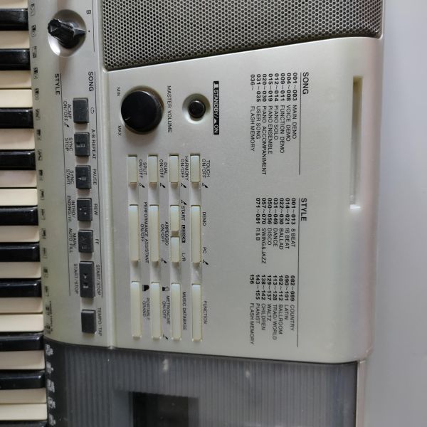 синтезатор Yamaha PSR-E403 в Томск
