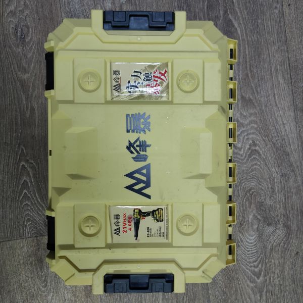 Купить Китайский FB-808 с СЗУ в Томск за 2300 руб.