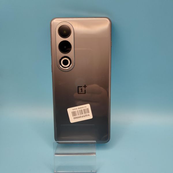 Купить OnePlus Ace 3V 12/256GB (PJF110) Duos в Томск за 19000 руб.
