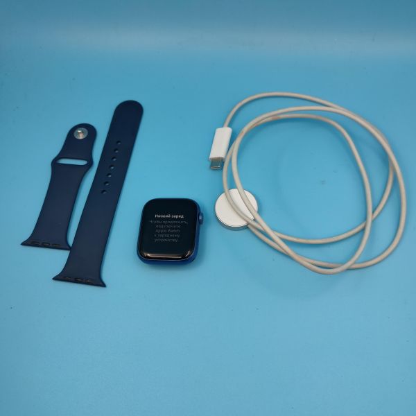 Купить Apple Watch Series 7 45mm (A2474) с СЗУ в Томск за 7300 руб.