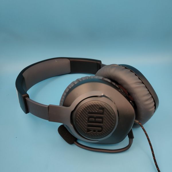 Купить JBL Quantum 100 в Томск за 600 руб.