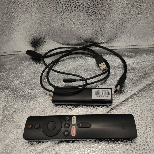Купить Xiaomi Mi TV Stick 4K (MDZ-27-AA) в Томск за 2300 руб.