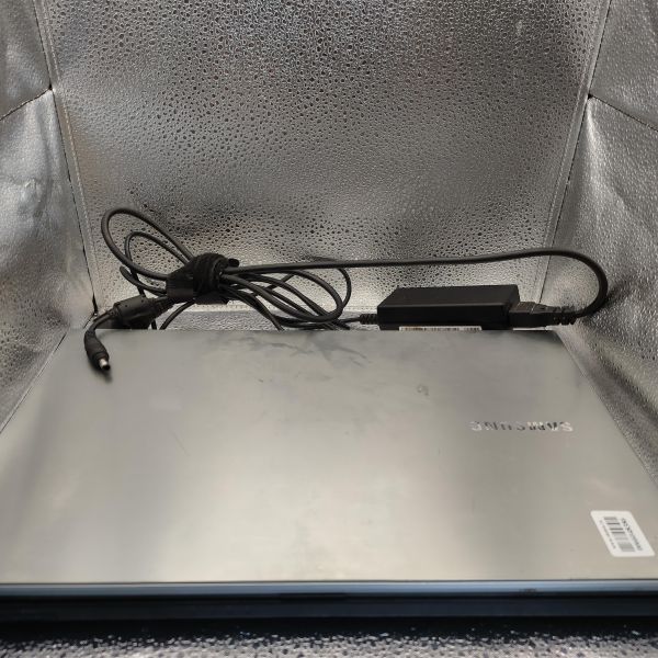 ноутбук Samsung NP300V5A-S0XRU (8GB/HDD 250GB) в Томск
