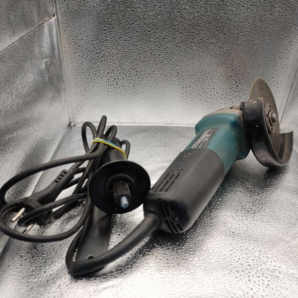 шлифмашина угловая сетевая Makita 9555HN в Томск