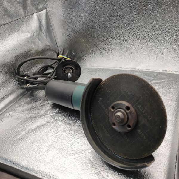 шлифмашина угловая сетевая Makita 9555HN в Томск