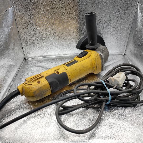 шлифмашина угловая сетевая DeWALT D28133-LIRU в Томск