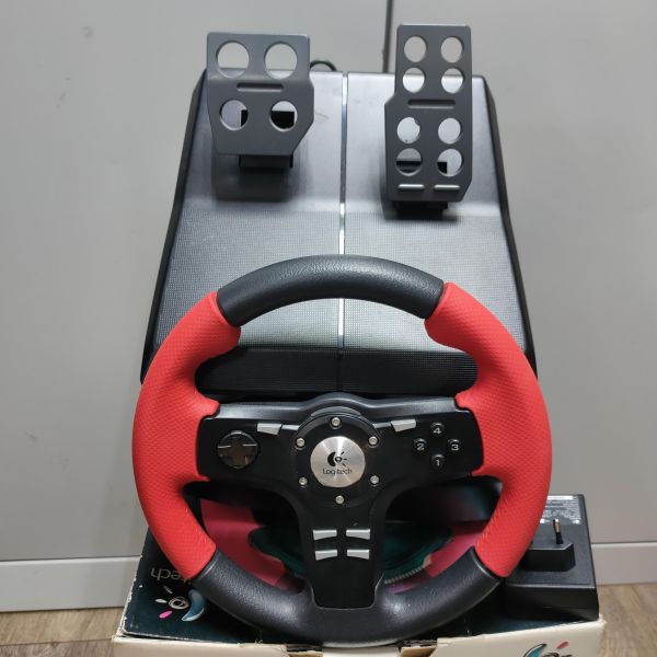 руль игровой с педалями Logitech Formula Force EX в Томск