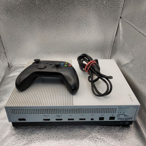 игровая приставка Microsoft Xbox One S 1000GB (1681, с дисководом) в Томск