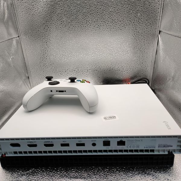 игровая приставка Microsoft Xbox One X 1TB (1787) в Томск