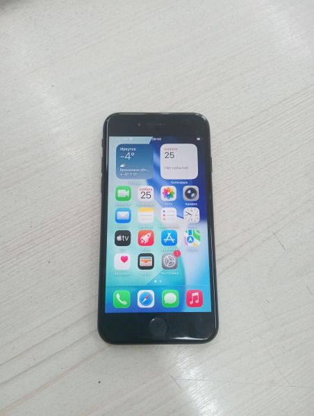 Купить Apple iPhone SE 2nd gen. 2020 128GB в Тулун за 7500 руб.