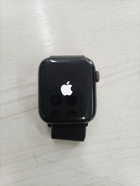 Купить Apple Watch SE 44mm (A2352) с СЗУ в Тулун за 7200 руб.