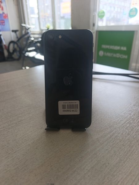 Купить Apple iPhone SE 2nd gen. 2020 128GB в Тулун за 7800 руб.